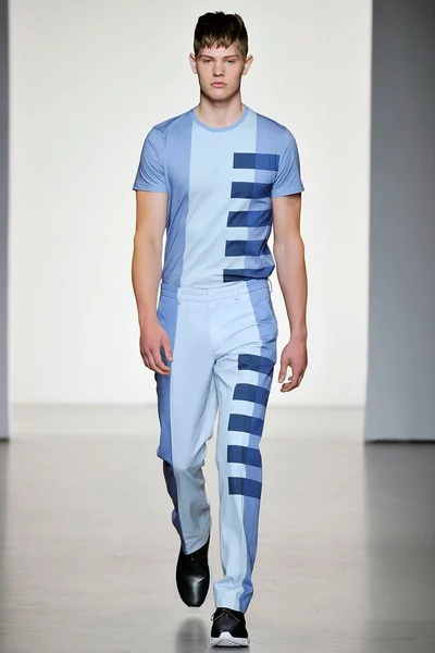 Look 8